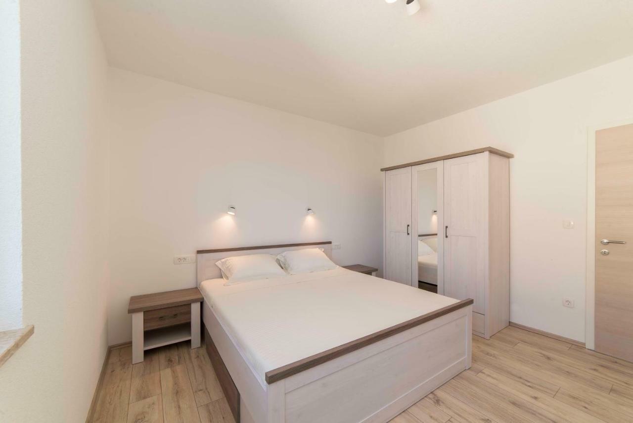 Sunset House Apartment Kampor Ngoại thất bức ảnh