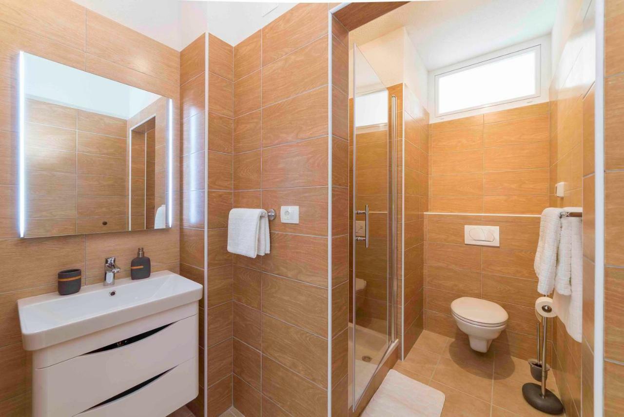 Sunset House Apartment Kampor Ngoại thất bức ảnh