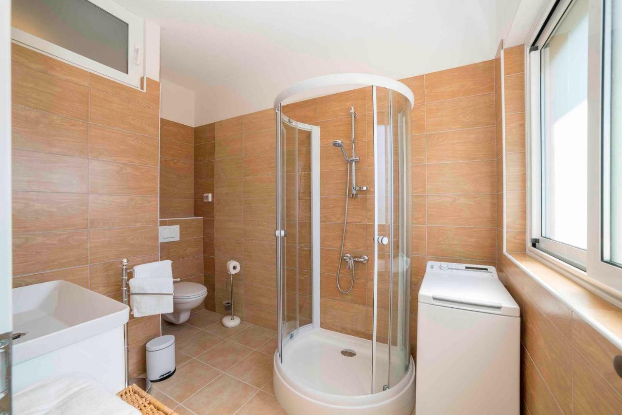 Sunset House Apartment Kampor Ngoại thất bức ảnh
