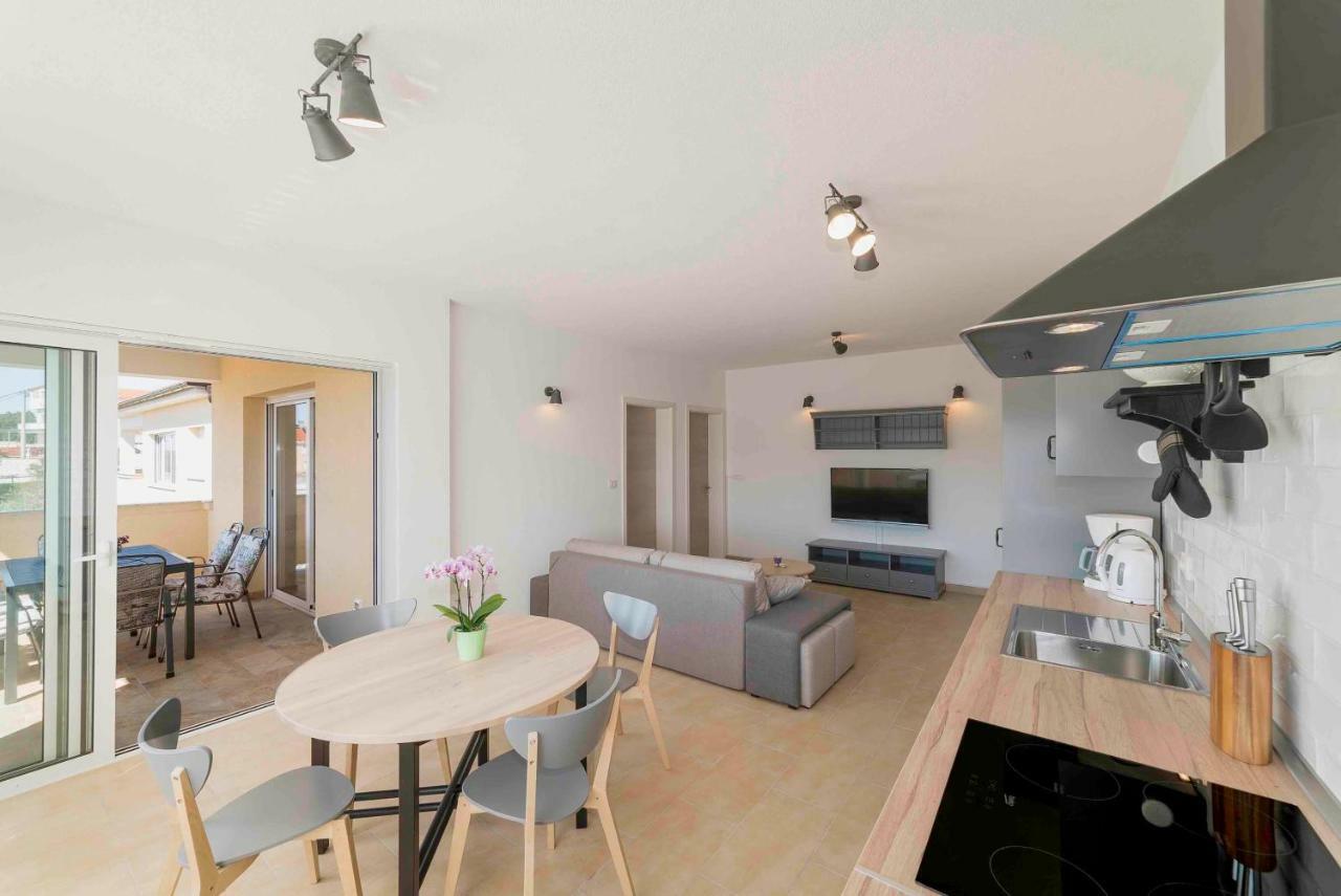 Sunset House Apartment Kampor Ngoại thất bức ảnh