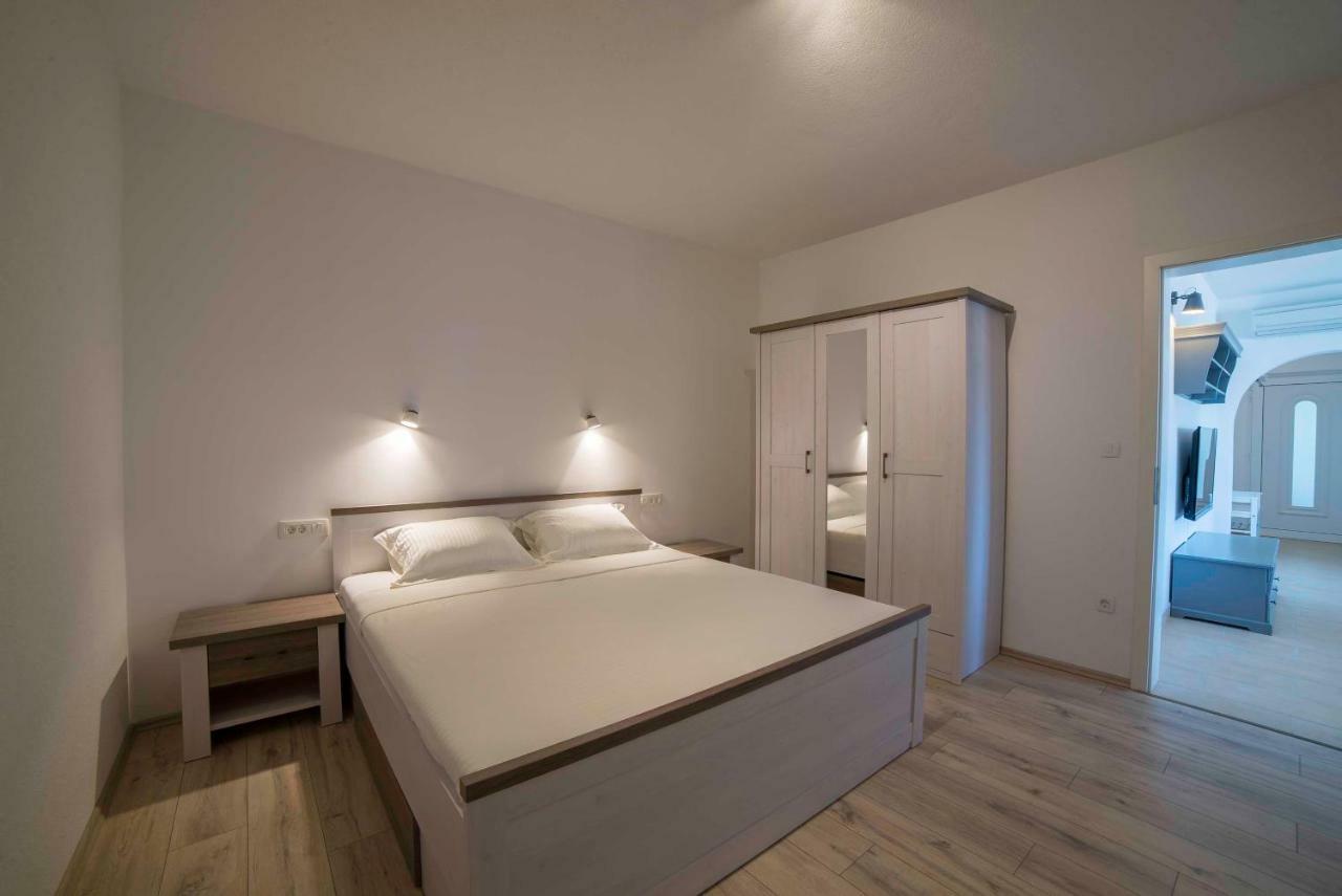 Sunset House Apartment Kampor Ngoại thất bức ảnh