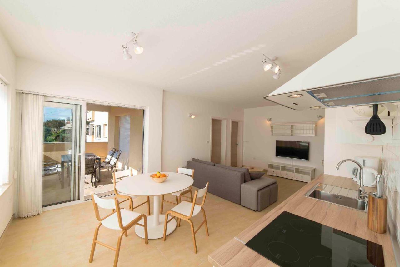 Sunset House Apartment Kampor Ngoại thất bức ảnh